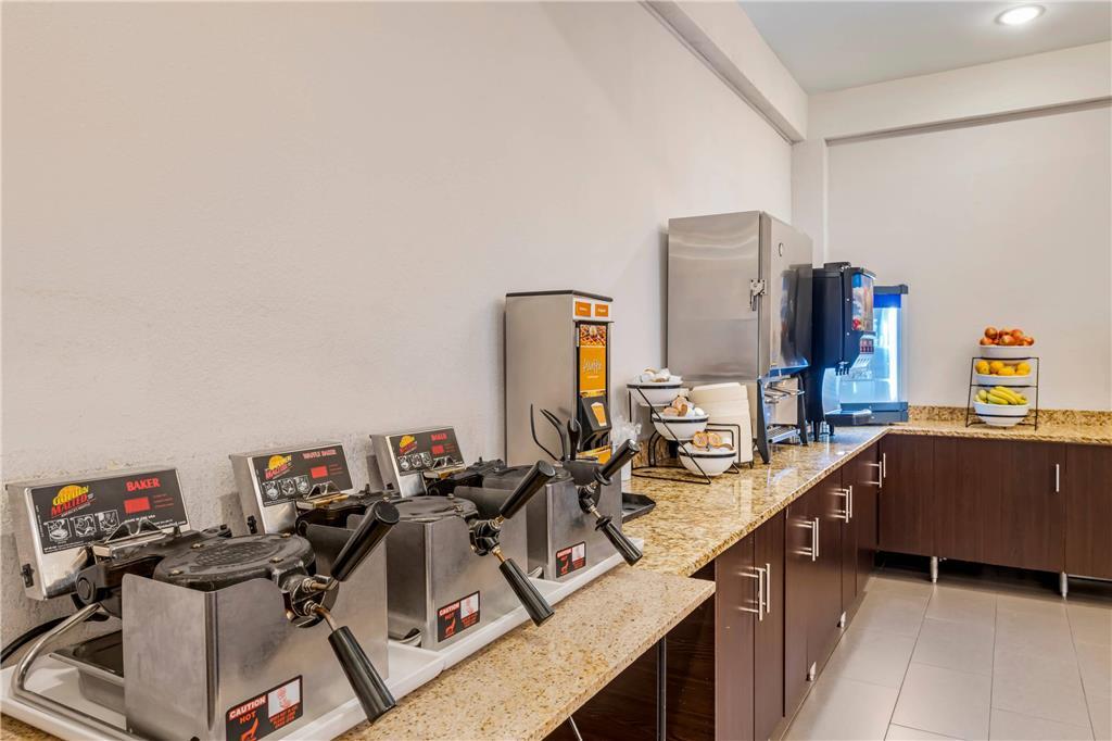 Comfort Inn Msp Airport - Mall Of America Блумінгтон Ресторан фото
